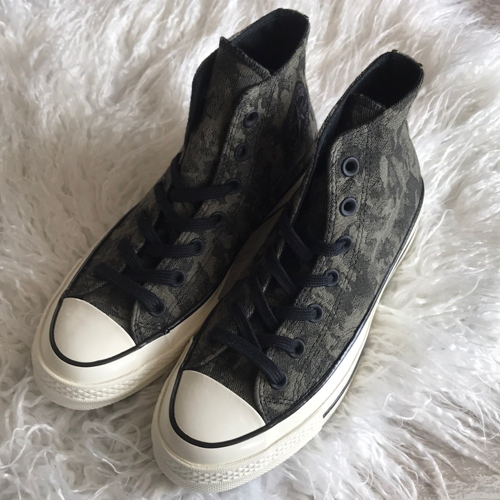 NWT Converse camo hi Tops - Picture 5 of 7